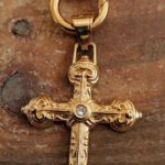 Perlenkette mit Kreuz und Perlenarmkettchen 24