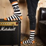 Age of Glory Gestreifte Socken Schwarz-Weiß-Orange – Bild 2