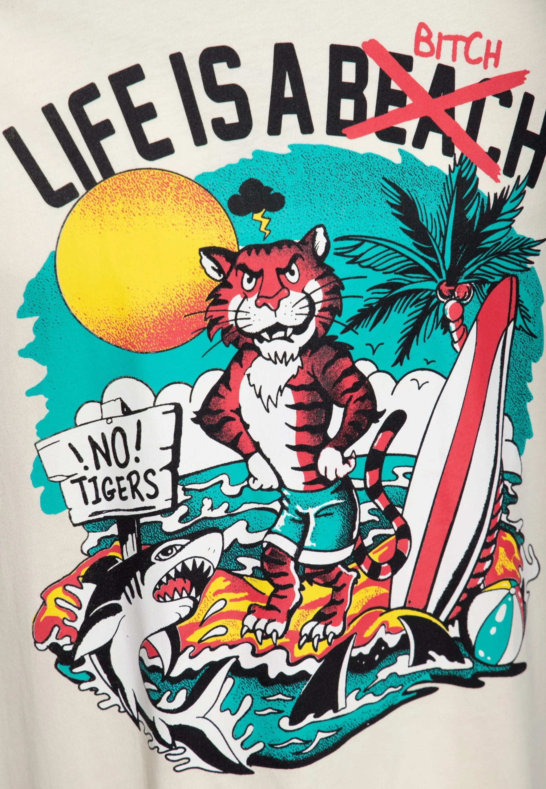 King Kerosin T-Shirt 'Life Is A Bitch' in Offwhite – Bild 3