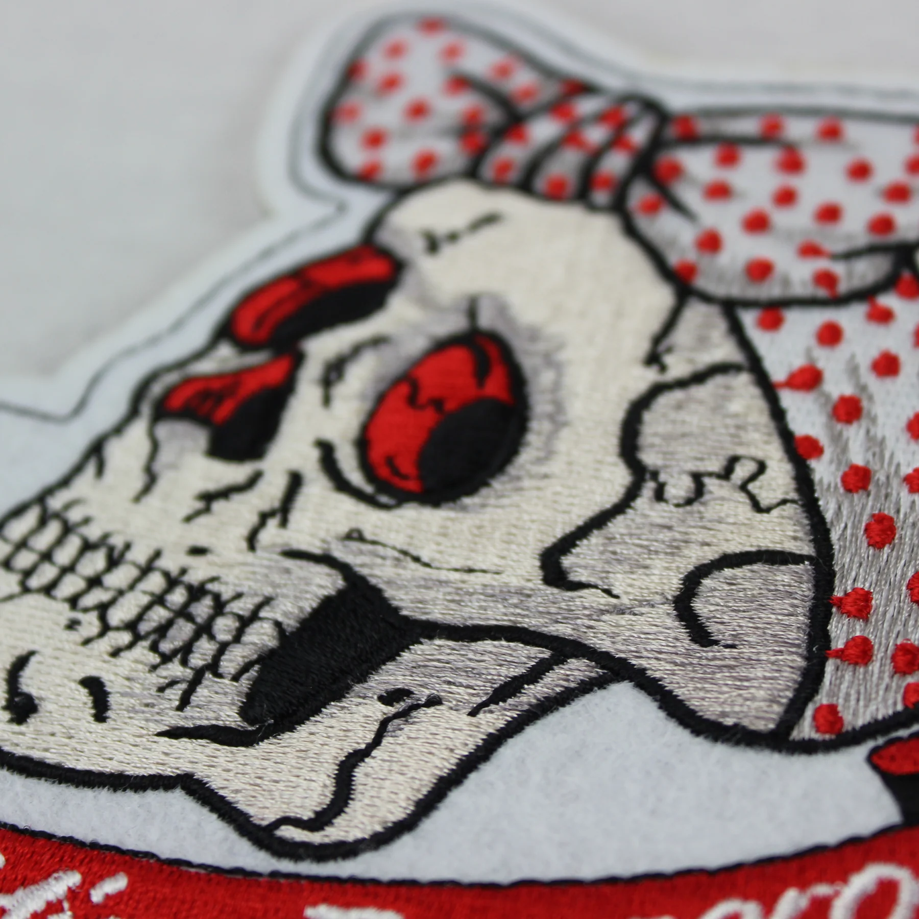 LETHAL THREAT Polka Dot Ribbon Skull Embroidered Patch – Bild 3