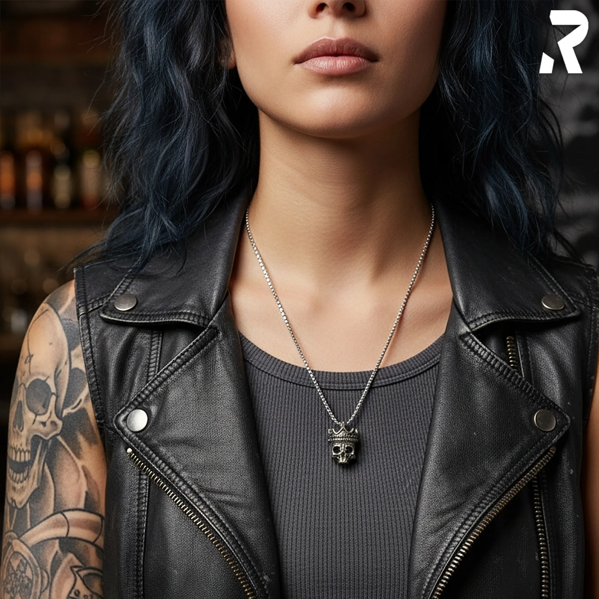 Edelstahl Totenkopf Anhänger "Dead King" by Rockyfy – Rockige Eleganz mit Kristallen (ohne Kette) – Bild 2